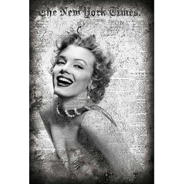 Rice paper featuring a monotone image of Marilyn Monroe against a vintage newspaper.