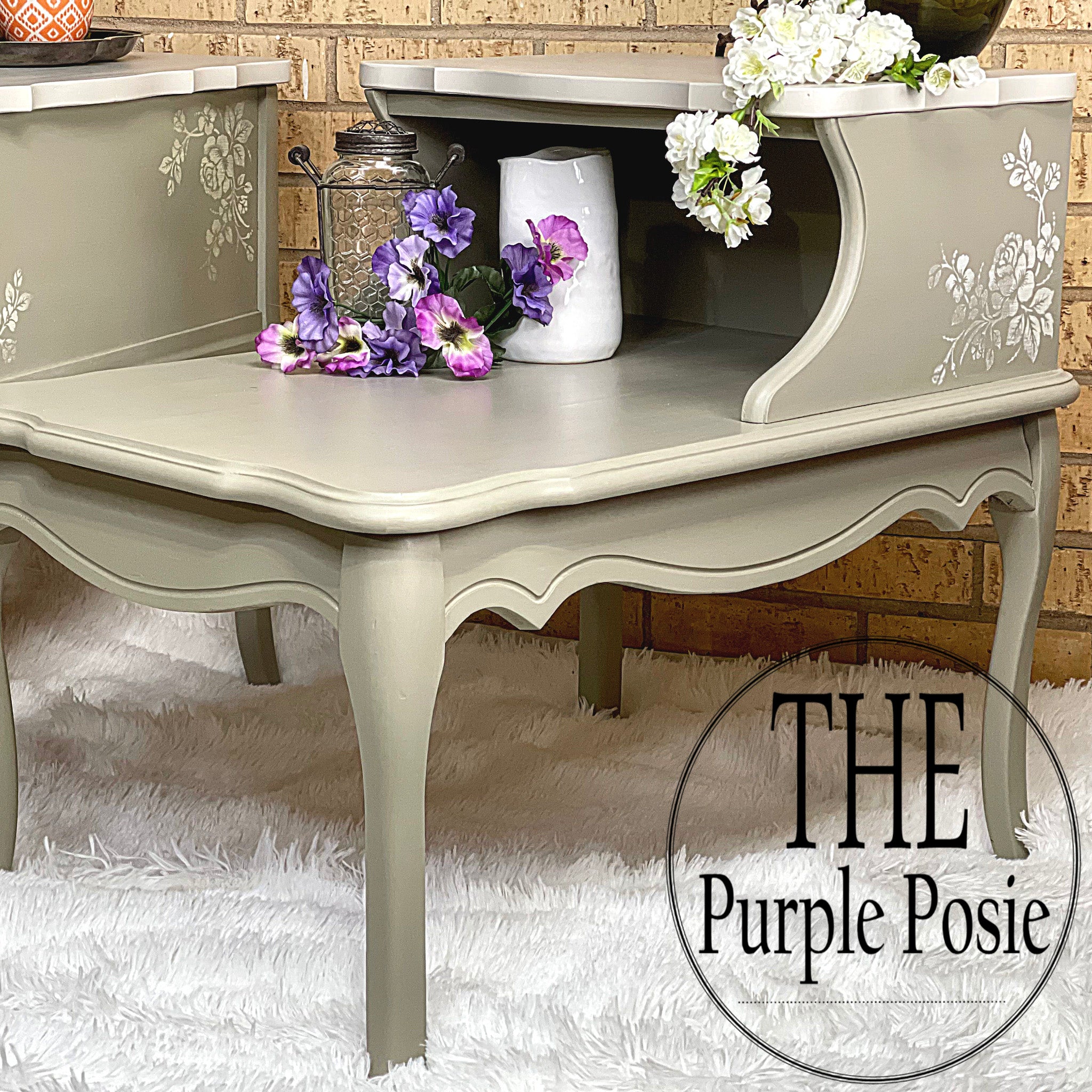 A vintage end table refurbished by The Purple Posie is painted in Dixie Belle's Sawmill Gravy chalk mineral paint.